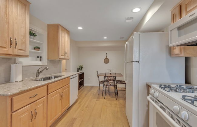 Amazing Lakefront Retreat On Long Lake! 2 Bedroom Home by RedAwning - Foto 9