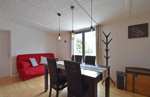 Tranquil Villa with Pool - Foto 9