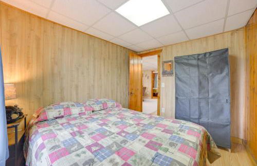 Cozy Onaway Vacation Rental with Deck and Fire Pit! - Foto 15