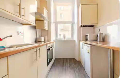 3 Bed Central Apartment - Pet Friendly & Parking - Foto 3