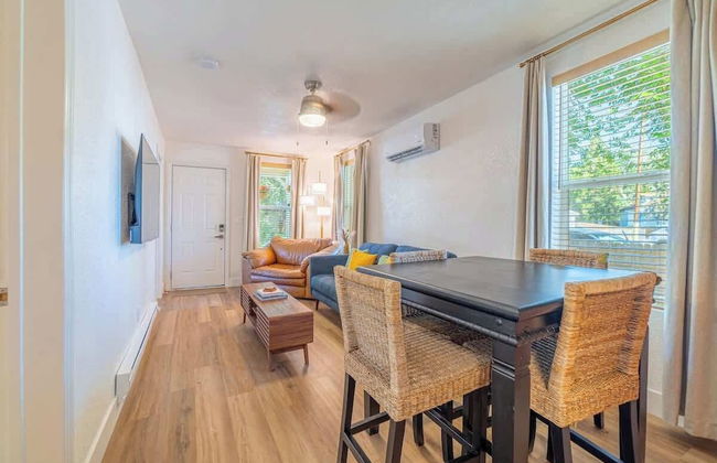 Charming Family 2BR Midtown Reno - Pets Welcome - Photo 11