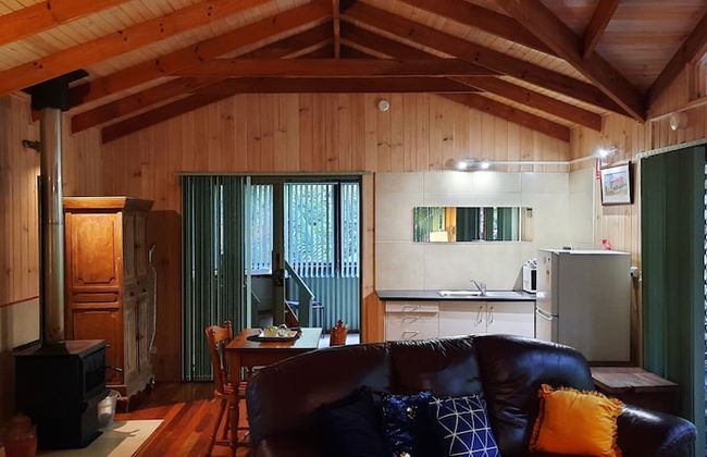 Treetops Accommodation Montville - Photo 10