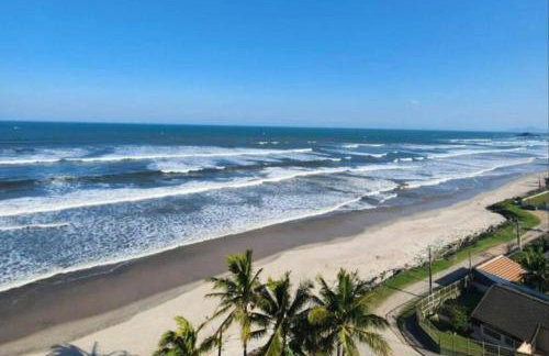 APTO PÉ na AREIA com Piscina - Centro Itanhaem - Foto 2