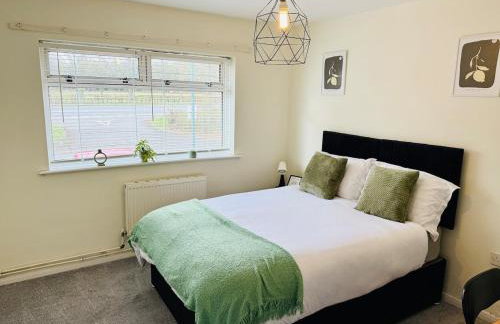 Professional 4BR House - Lace Market, Uni, QMC, City Centre & M1 - Sleeps 8 - Foto 9