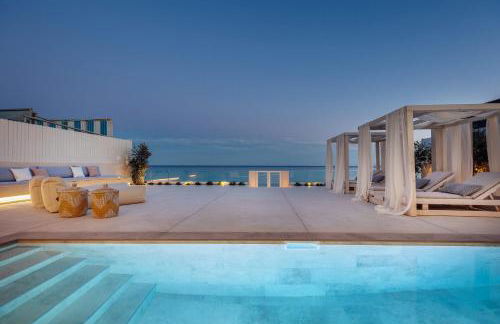 Salty Angel Sea Front Villa - Photo 27