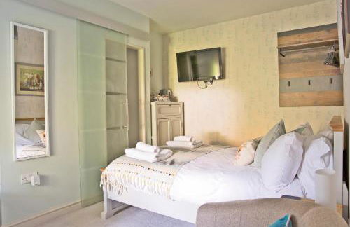 Hawthorn Farm Guest House - Photo 69