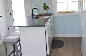 2BR Cozy Cottage Private Dock - Photo 9