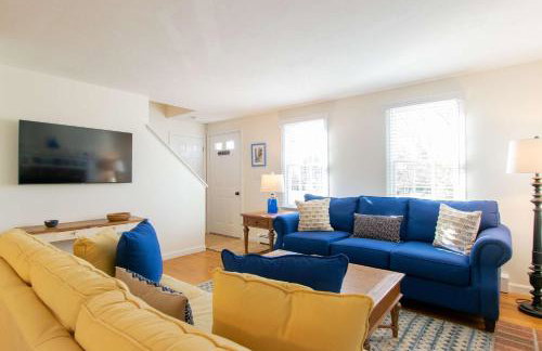 Spacious w Beautiful Yard & Dogs Welcome - Foto 1