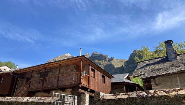 Typical houses of Peñalba de Santiago