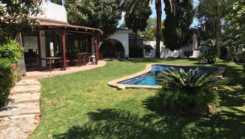 Villa with Heated Pool and Jacuzzi close to Puerto Banus and Beach - Photo 4, Garden