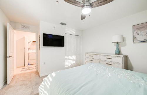 Ave Maria Golf Retreat with Resort Perks and Balcony - Photo 18