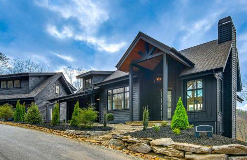 Deck and Mountain Views Black Chalet in Glenville - Foto 31