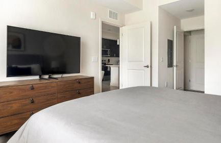 Landing Stylish 1BD Pool Clubhouse - Photo 25