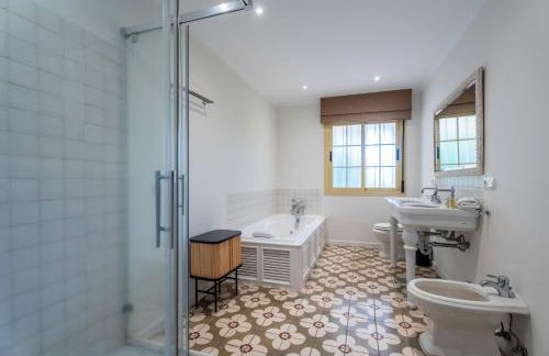 VACATION MARBELLA I Villa Bosquecito, Giant Private Heated Pool, 4min to the Beach, 6 BR, Spacious Villa - Foto 36