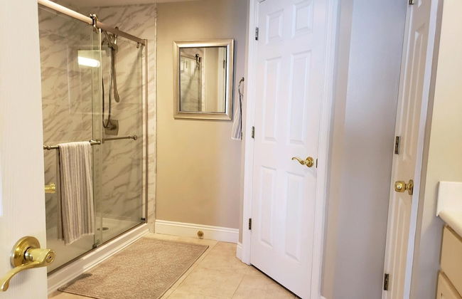 Cozy Condominium with Astonishing View from Spacious Balcony - Unit 0401 by RedAwning - Foto 19