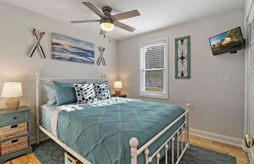 Cute & Cozy Lakeview House on Chain O Lakes with Hot Tub Option - Foto 10