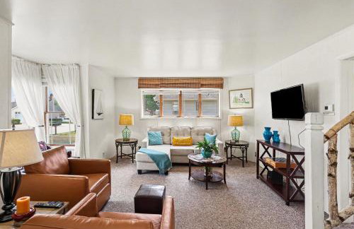 Cozy Downtown Cottage Near Beach and Pier - Foto 8
