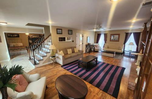 Large near Shops/Dining & easy access to freeway - Foto 24