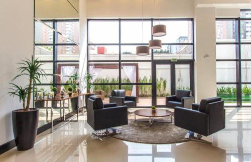 609-Apartamento Encantador, com 1 vaga de GARAGEM, Todo Mobiliado e Decorado, Edificio com Academia, Lavanderia, Excelente localização no Rebouças, Proximo ao Batel e Centro - Foto 32