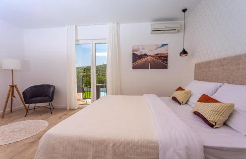 VILLA ALMIC with heated pool, 5 bedrooms, Gaming room, a multi-use playground court - Photo 24