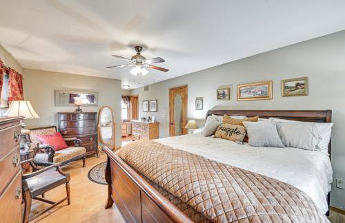 Beautiful and Unique Farmhouse 15 Mi to Saratoga - Foto 12