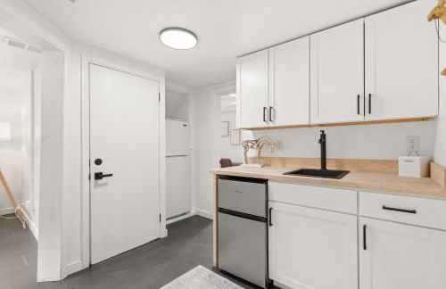 Mathews House with 4 King Beds Near CSU and Old Town - Foto 15