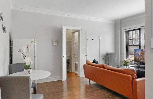 1BR Stylish & Modern Chicago Apartment - Kenwood 508 rep - Photo 2