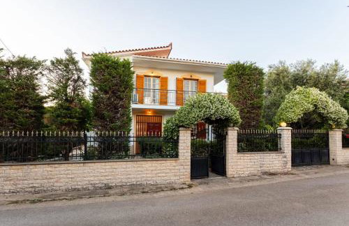 Avia's Seaside Hideaway with Lush Garden - Foto 36