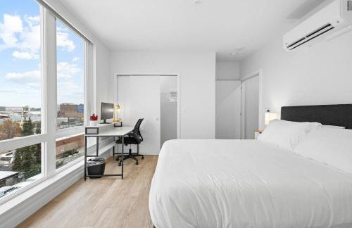 Comfy 1BD1BA Riverside Apt W QueenBdLaundryTV - Foto 12