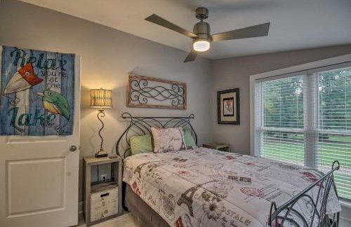 Waterfront Greenwood Getaway with Deck and Grill! - Foto 11