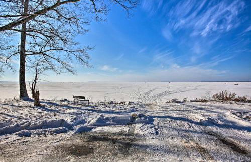 4 Season, Waterfront Houghton Lake House with Dock! - Foto 23