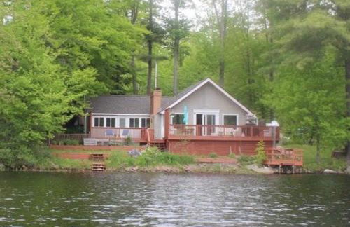 Lakeside Retreat - HOT TUB, Swimming, Boats - Foto 1