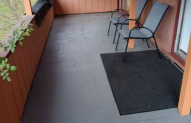 Cozy Cabin in Packwood - Photo 2