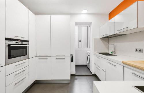 For couples, families and groups, Barcelona center - Photo 16