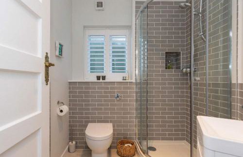 Luxury Beachfront Retreat for 14 with Hot Tub - Photo 53