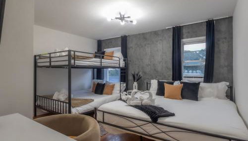 Elegant NYC View Stay Park Free 6 beds Sleep 8 - Photo 2, towels