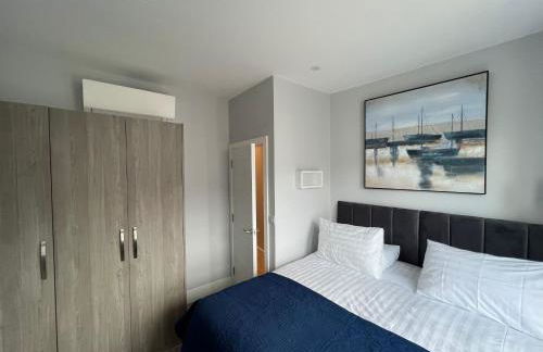 Aisiki Apartments at Stanhope Road, North Finchley, Airconditioned Multiple 2 or 3-Bedroom, Pet Friendly Duplex Flats, King or Twin Beds with Free WiFi - Foto 16