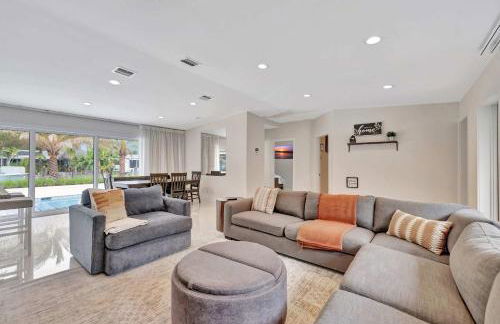 Waterfront Oasis w/ Enclosed Pool! - Foto 7