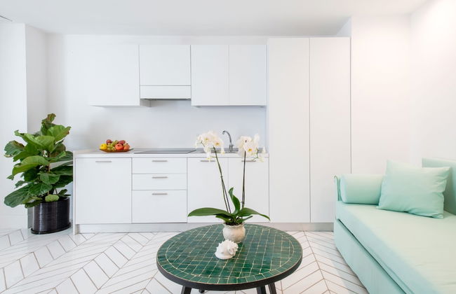 Luxury Suite with Garden and Jacuzzi - Photo 6