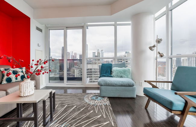 QuickStay - Incredible Downtown Condo, Yonge & College - Photo 1