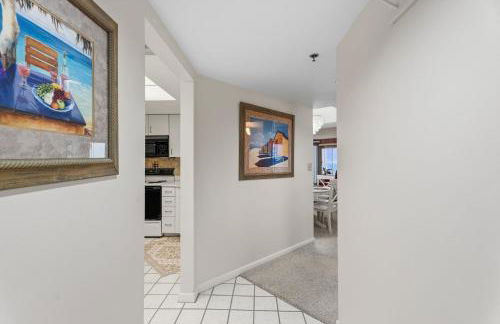 Ocean Front 2-bed, 2-bath 6th-floor comfy and inviting condo unit on Hutchinson Island - Photo 2