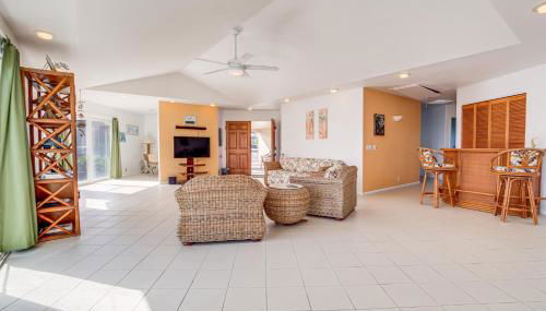 Oceanfront Keaau Gem Ocean and Sunrise Views, Pool - Foto 5