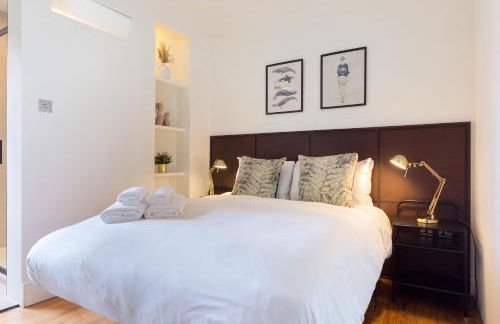 Modern Carnaby Soho 1BR Apartment with AC - Foto 8