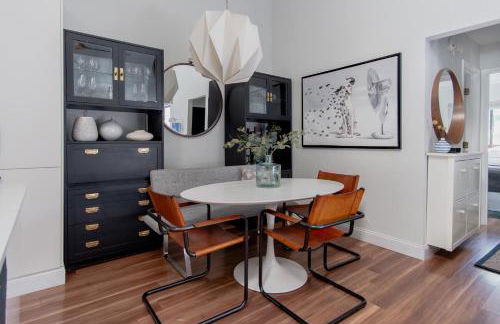 Peaceful, modern, renovated, close to everything! - Foto 16