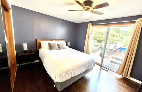 Spacious Retreat w/ Hot Tub. Perfect for Families - Photo 5