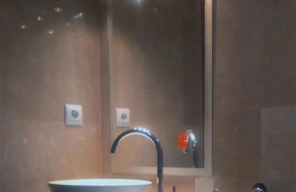 Beautiful 3 bed, 2 bath modern apartment - Foto 17