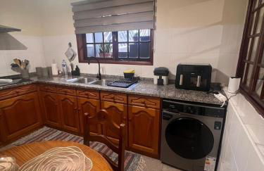 Charming Retreat Machico - 5 min Praia & Centro B - Foto 13