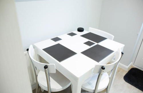 Reeve House - 2-Bed - FREE Parking & Wi-Fi - Foto 8