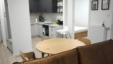 W centrum NOWY Kameralny Apartamenta, Duży Parking, FV, Luksusowo wyposażony, PlayStation 5, Balkon, Klimatyzacja, Taras, Winda, Wyposażona kuchnia - Foto 3