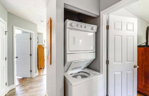 6 Mi to Sugar Mtn Slopes Seven Devils Condo! - Foto 18